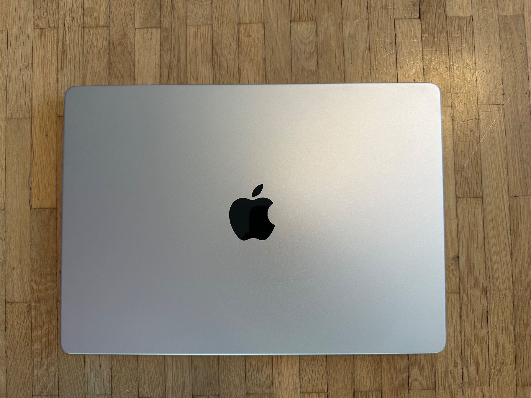 MacBook Pro 16' - Vue 2