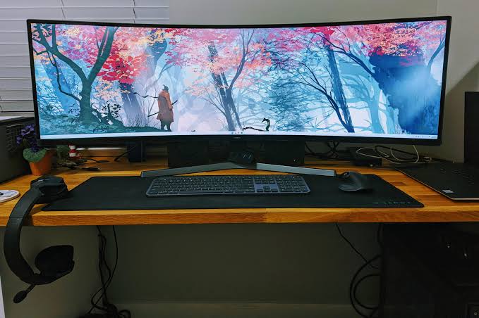 Samsung Odyssey G9 QLED - Vue 2